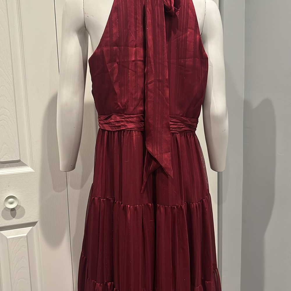 NWOT Mac Duggal burgundy tiered halter gown - Picture 12 of 16
